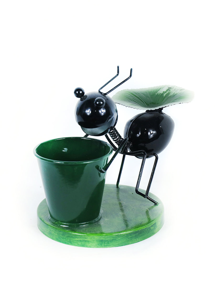 Ant Grabbing Bucket Decoration