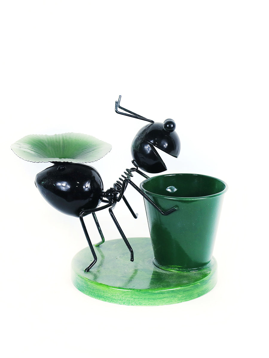 Ant Grabbing Bucket Decoration